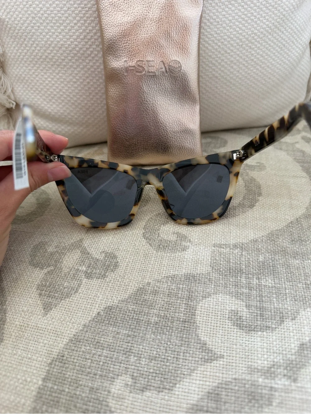 I Sea Lexi sunglasses in snow Tort